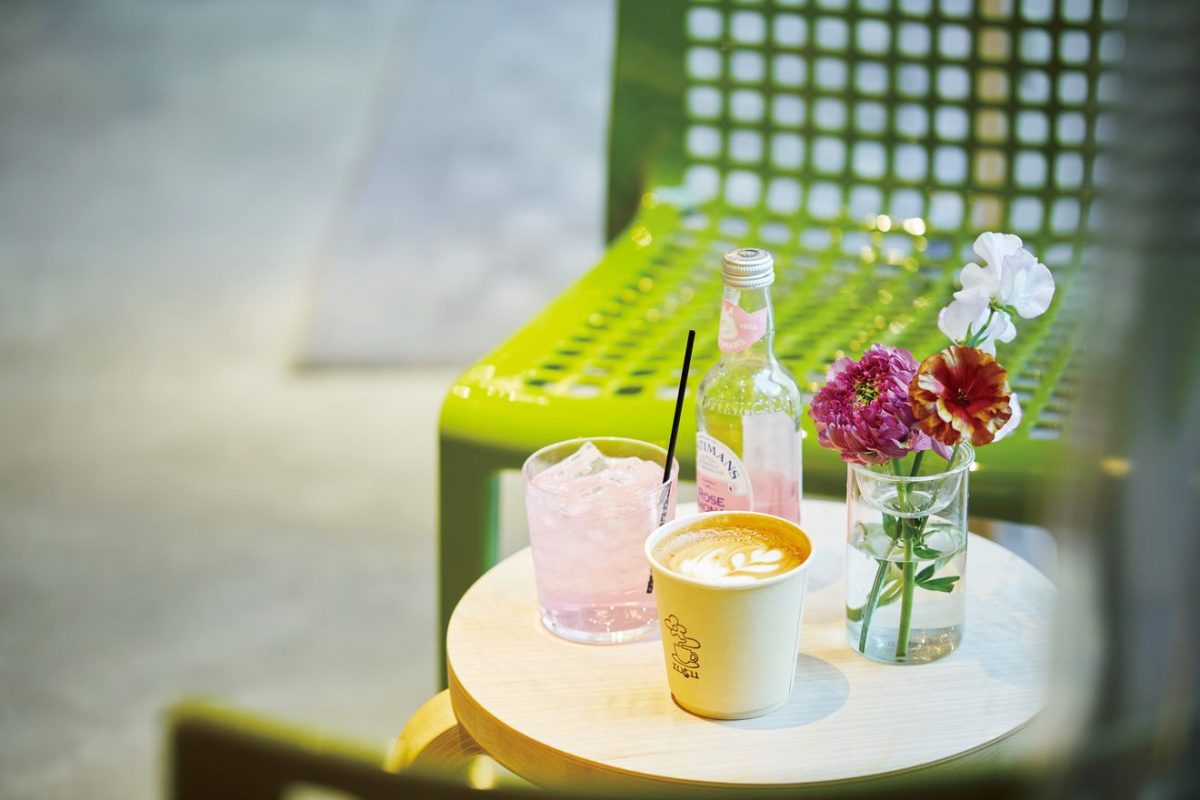 花と人の魅力満開！ 思わず笑顔になる空間「roku flowers and coffee